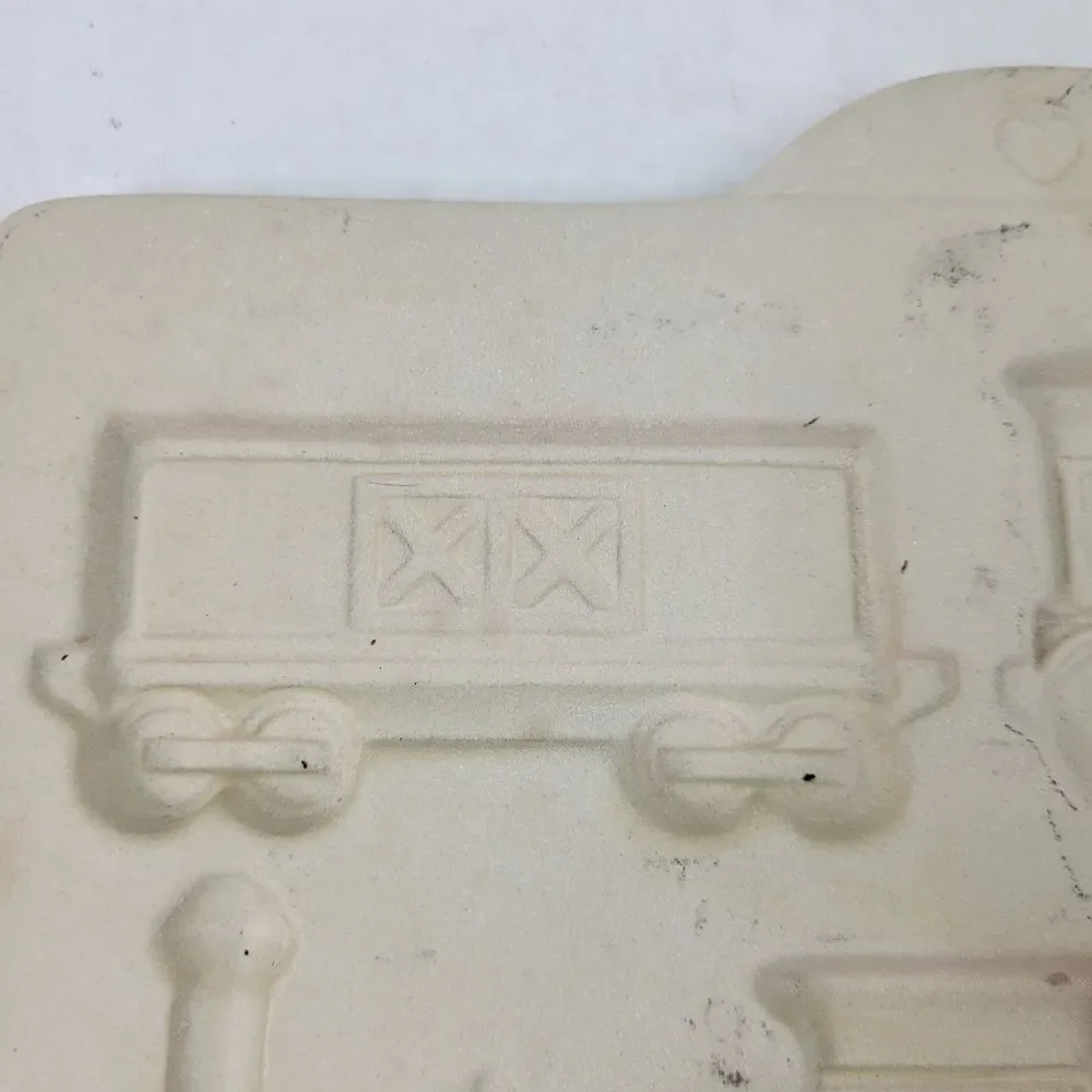 The Pampered Chef‎ 1998 Gingerbread Train Stoneware Mold